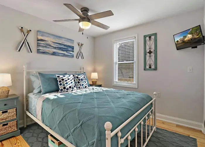 Cute & Cozy Lakeview House On Chain O Lakes With Hot Tub Option