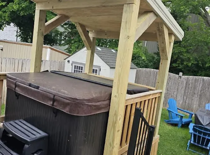 Cute & Cozy Lakeview House On Chain O Lakes With Hot Tub Option Hébergement de vacances *
